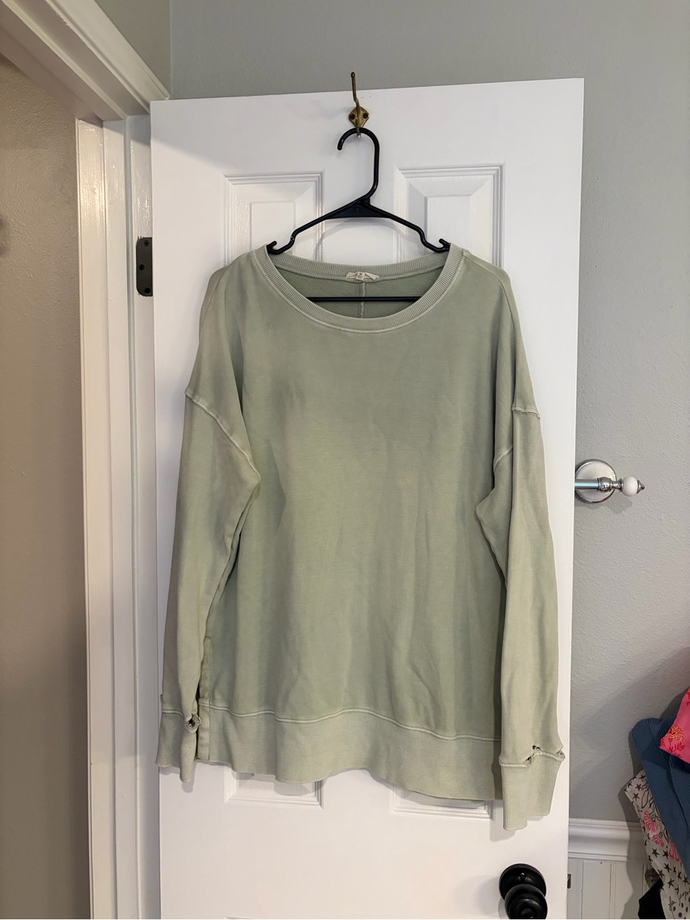 Easel Los Angeles Sage Green Distressed Sweatshirt M Cotton Pullover